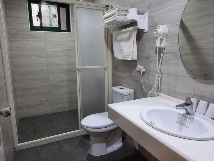 Bathroom 3, jiou wu siao jhu, Lienkiang (Matsu Islands)