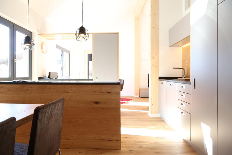 Kitchen 3, LEHNER Panorama Alpensuiten, Reutte