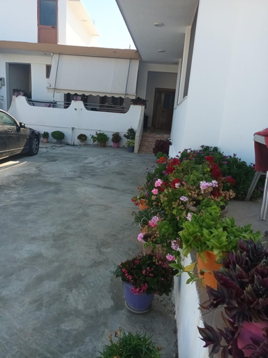 Others 5, Villa Leonardi, Sarandës