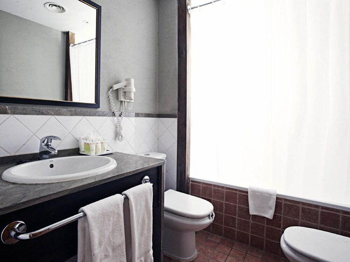 Bathroom 4, HG Maribel., Granada