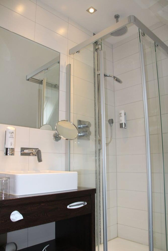 Bathroom 3, Landhotel Hermannshohe, Borken