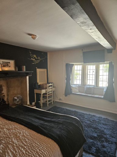 Bedroom 2, Bear Inn, Gloucestershire