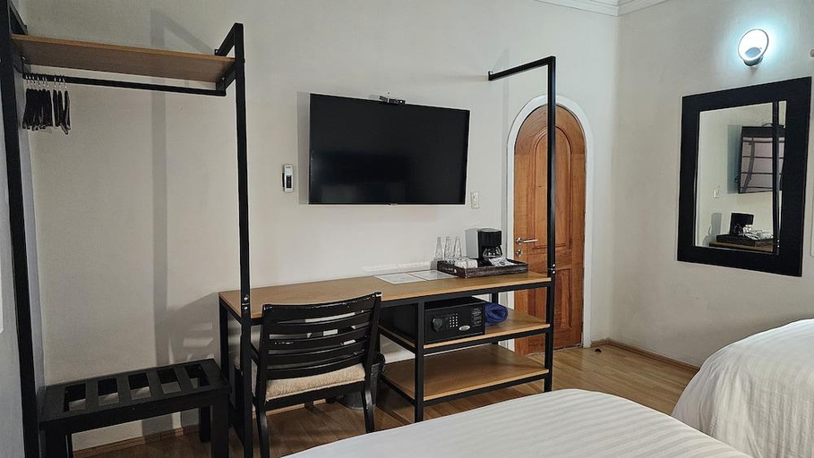Bedroom 2, Casa Condesa Amatlan 84 Hotel by Riberana, Mexico City