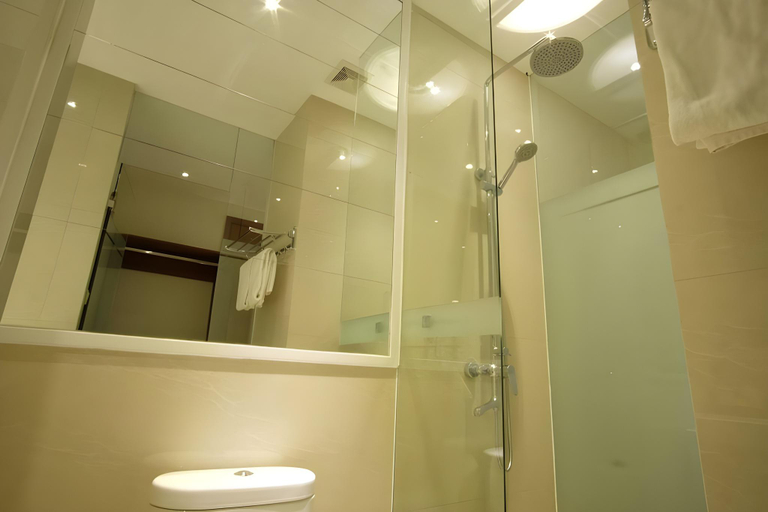 Bathroom 4, Sunwood Arianz Hotel managed by BENCOOLEN, Lombok