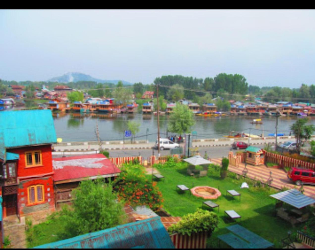Others 5, Hotel shah abbas, Srinagar