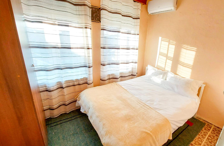 Bedroom 2, Liora's Place, Korçës