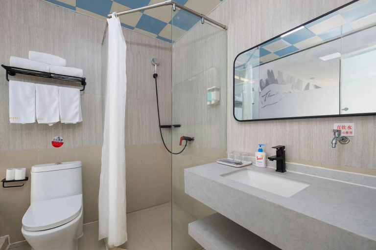 Bathroom 3, Thank Inn Hotel Shandong Liaocheng Ecnomic Technological Development Zone Jiuhe Community, Liaocheng