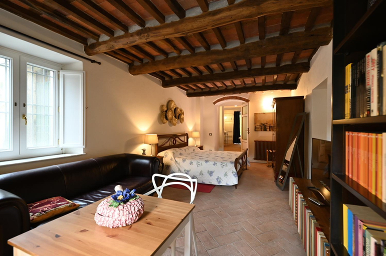 Others 3, Villa Lucchesi, Lucca