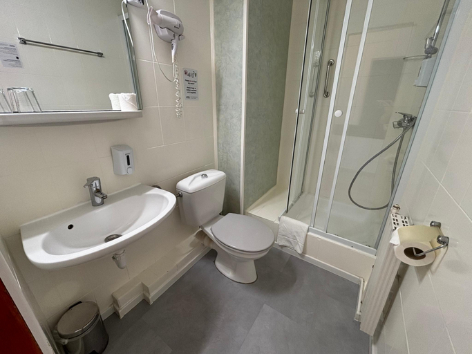 Bathroom 4, Hotel Gloria Budapest, Budapesti