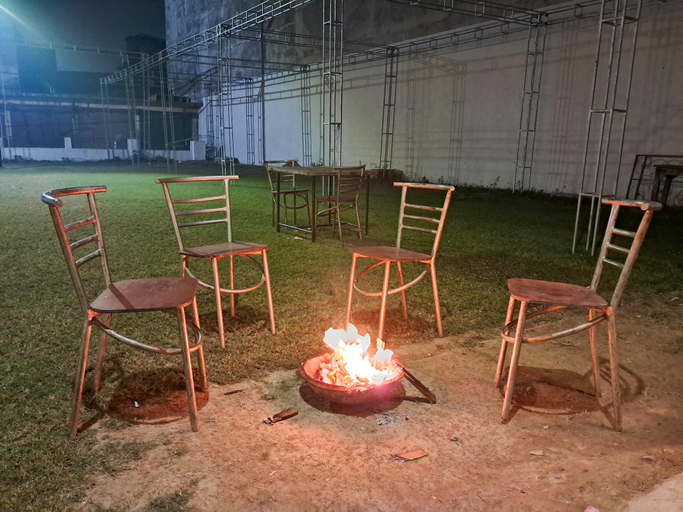 Food & Drinks, LD Guest House, Ayodhya, Faizabad