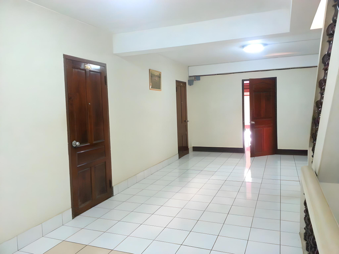 Others 5, Souvanna Hotel, Vientiane
