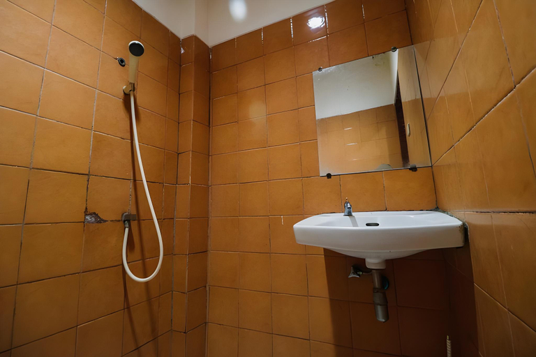 Bathroom, RedDoorz @ Bambu Kuning Lampung, Bandar Lampung