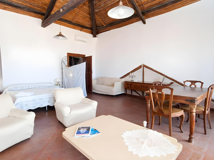 Bedroom 2, Residenze al Castello Apartments, Cagliari