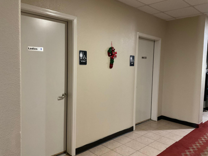 Public Area 3, Quality Inn & Suites, Dewitt