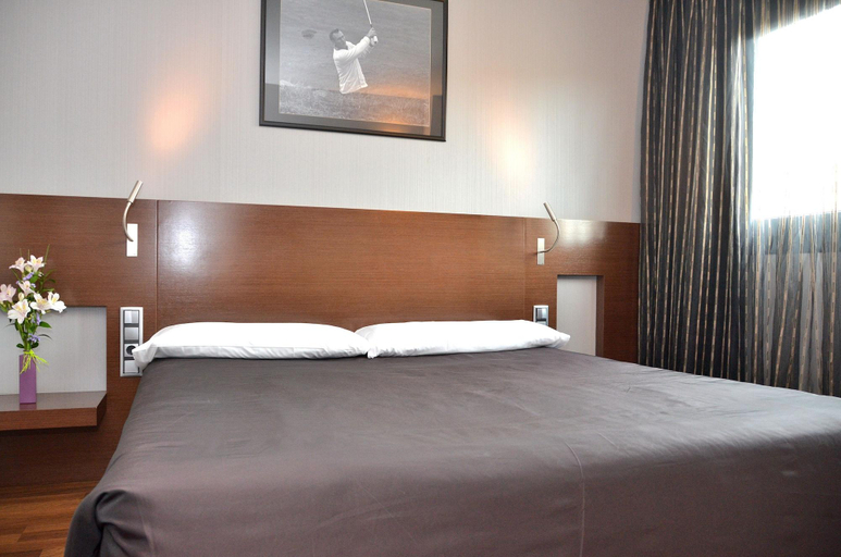 Bedroom 2, täCH Madrid Airport, Madrid