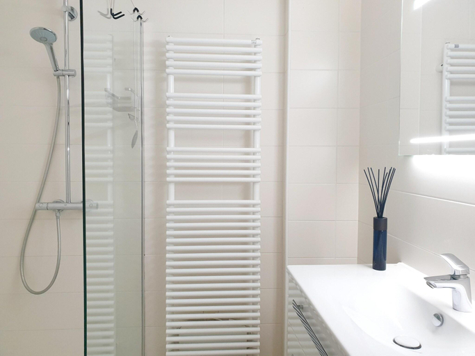 Bathroom, Apartment in Nieuwpoort by the Beach, West-Vlaanderen