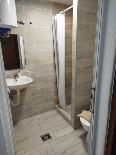 Bathroom 4, Serenita Stone House