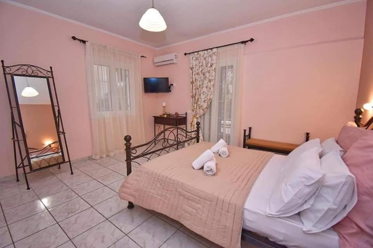 2, Anna Studios near the beach, Ionian Islands
