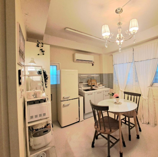 Others 4, RENEE House, Gandong