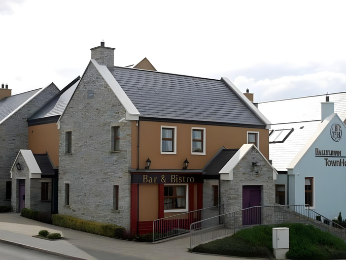 Exterior & Views 1, Ballyliffin Town House