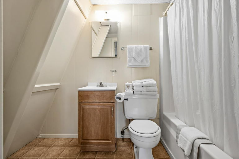 Bathroom, Heidelberg Lodges, Comal