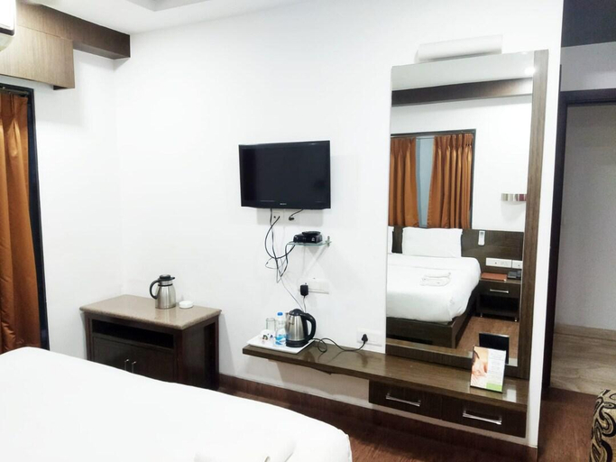 Bedroom 2, RAJASHREE PALACE HOTEL, Darjiling