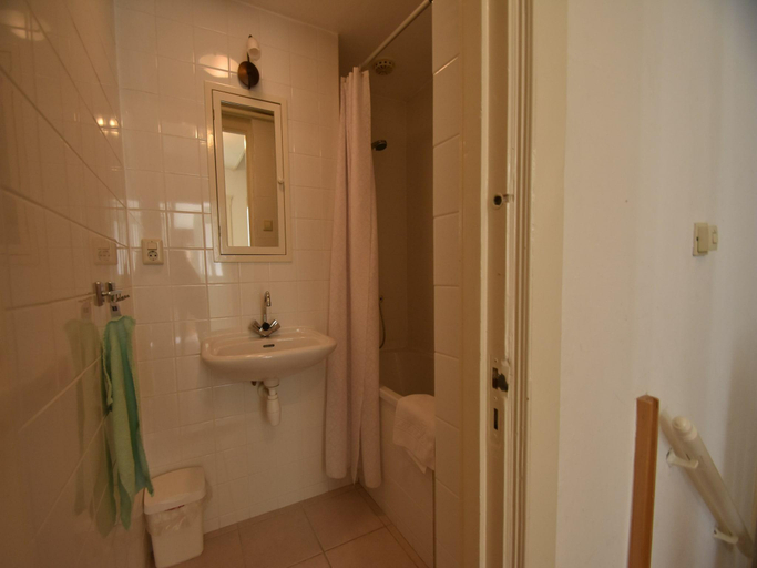 Bathroom 3, Holiday Home Bergen near Beach Dunes, Bergen