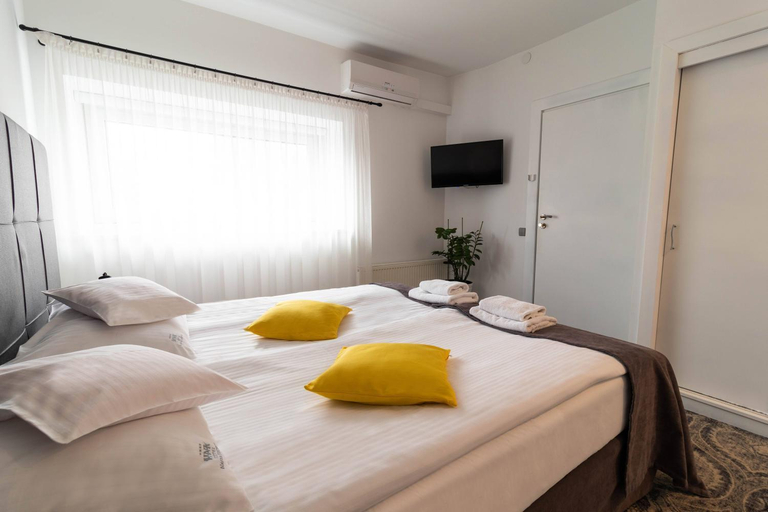 Bedroom 3, Hotel Krosno-Nafta, Krosno