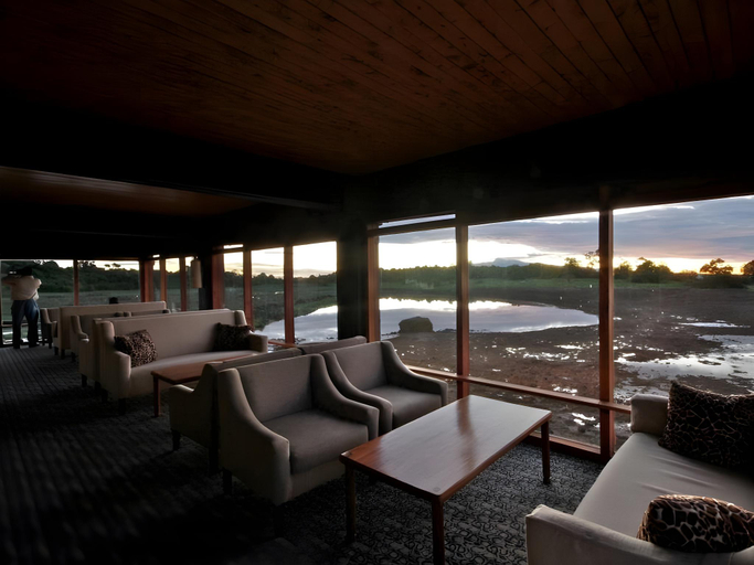 Food & Drinks 4, The Ark Lodge, Kieni