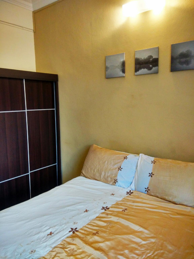 Bedroom 2, Bayu Emas Apartments @ Batu Ferringhi, Penang Island