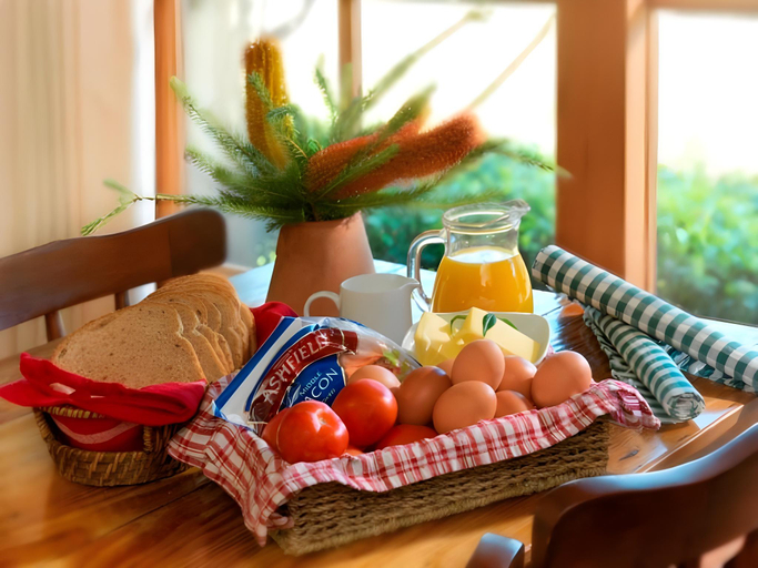 Food & Drinks 5, Cedar Creek Cottages, Cessnock