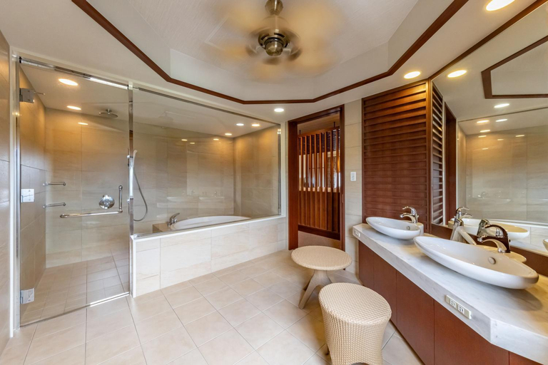 Bathroom 4, Spa Resort Hawaiians Monolith Tower, Iwaki