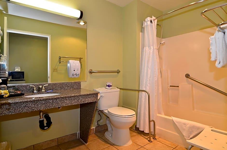 Bathroom 4, Anderson Inn, Shasta