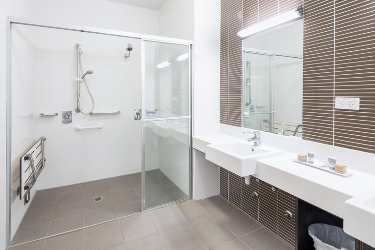 Bathroom 3, Macquarie 4 Star, Lake Macquarie  - North
