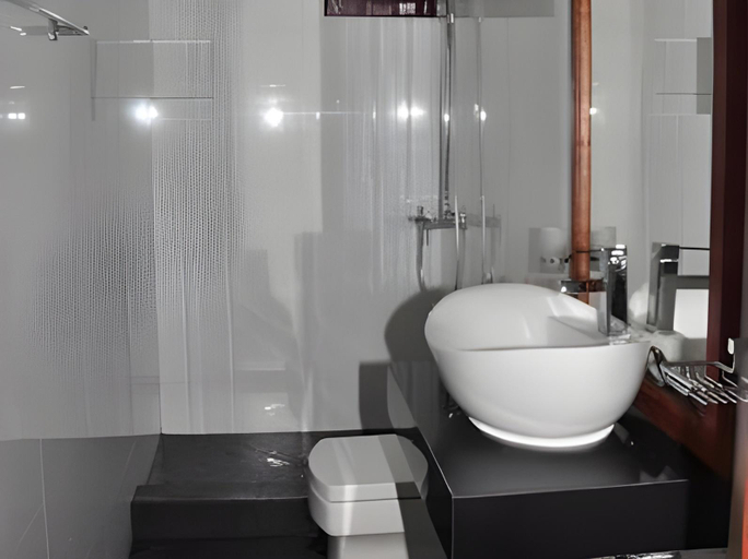 Bathroom 5, Senowin Holiday Resort, N. Palatha East