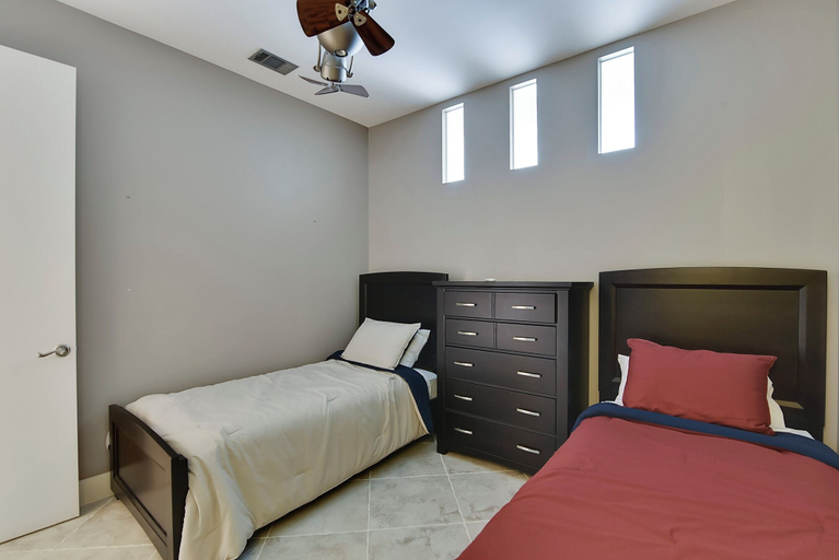 Bedroom 4, Kohinoor by Ryson Vacation Rentals, Galveston
