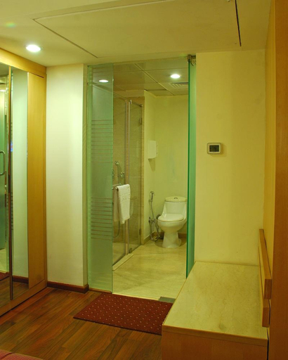 Bathroom 5, Park Ornate, Pune