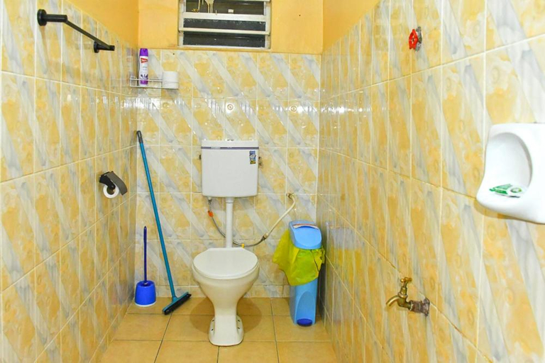 Bathroom, Victorious Place, Saboti