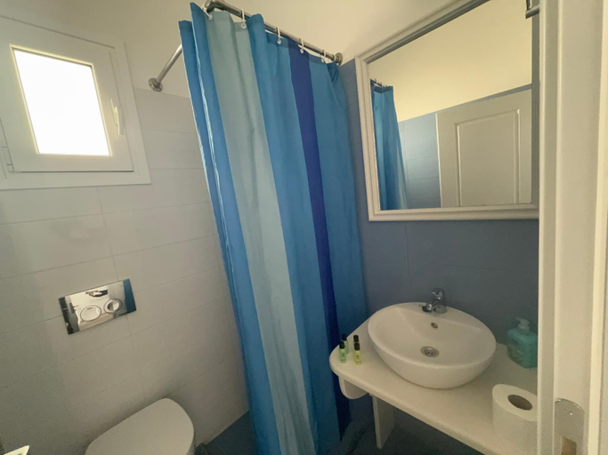 Bathroom 4, Hotel Hellas, South Aegean