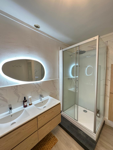 Bathroom 5, La Villa Convivium - Chambres privees, Seine-Maritime