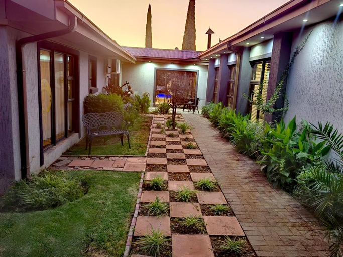 Others 4, UNI Guesthouse, Mangaung