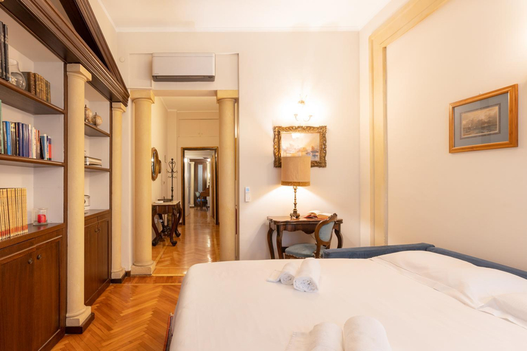 Bedroom 2, Lovely Apartment Piatti Duomo Milan, Milano
