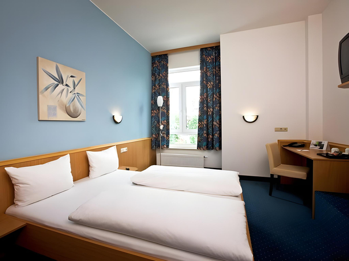 Bedroom 5, DORMERO Hotel Bretten, Karlsruhe