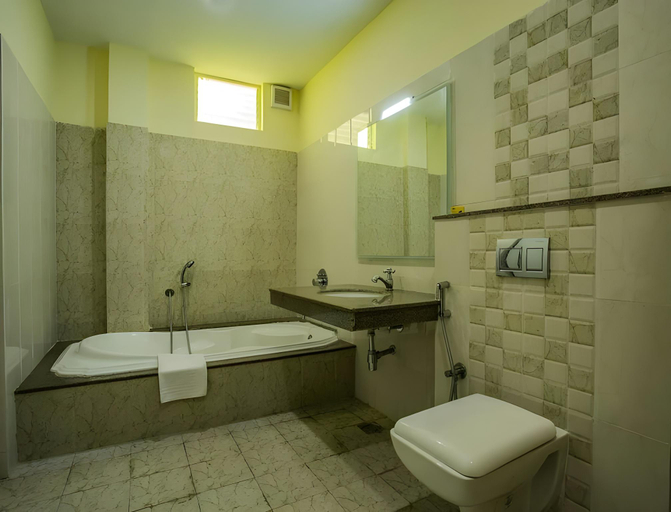 Bathroom 4, Cinemascope An Apart Hotel, Chennai