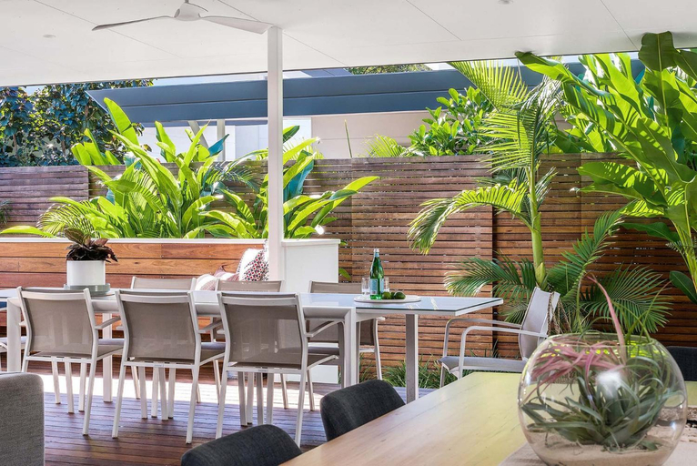 Food & Drinks 5, Kaylani Cove, Byron