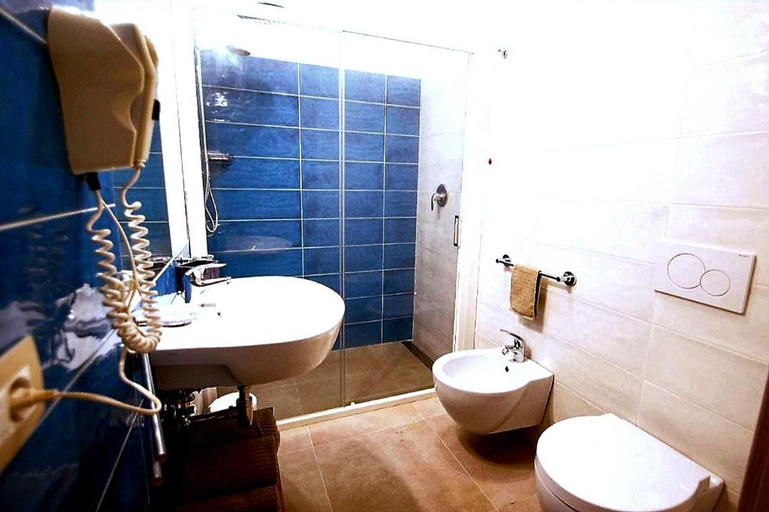 Bathroom, Papiroom's, Syracuse