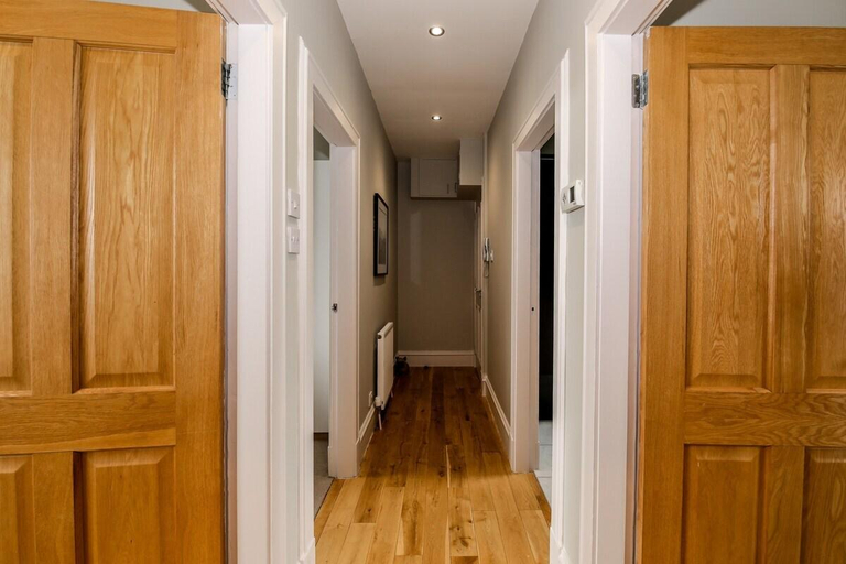 Others 3, Apartment E, Aberdeen