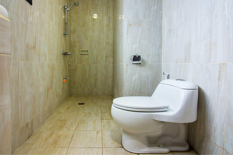 Bathroom 4, Sky Hotel Sanjaya (permanently closed), Badung