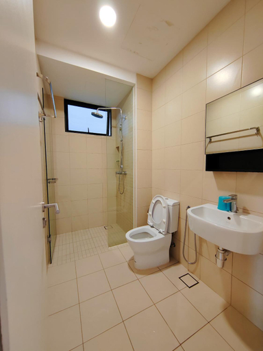 Bathroom 4, The Apple by Moonhaus, Malacca City