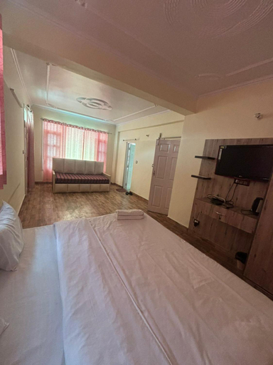 Others 3, Stayenest Mashobra with Balcony View, Shimla